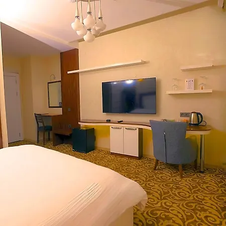 Esin Hotel *